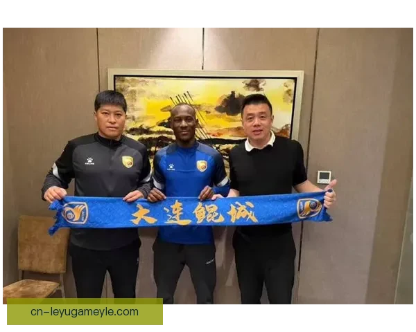 大连鲲城官宣签巴亚拉前锋加盟